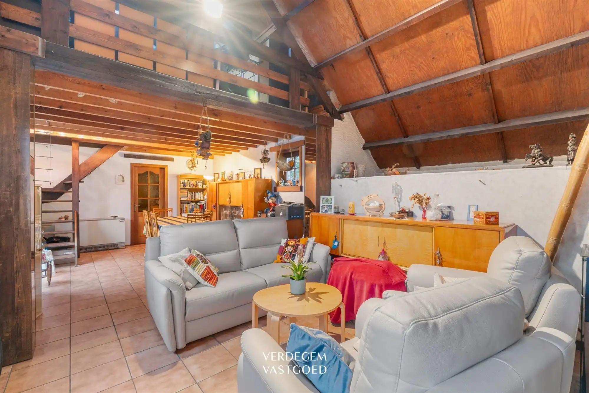 Rustig gelegen hoevewoning met volwassen tuin foto 6