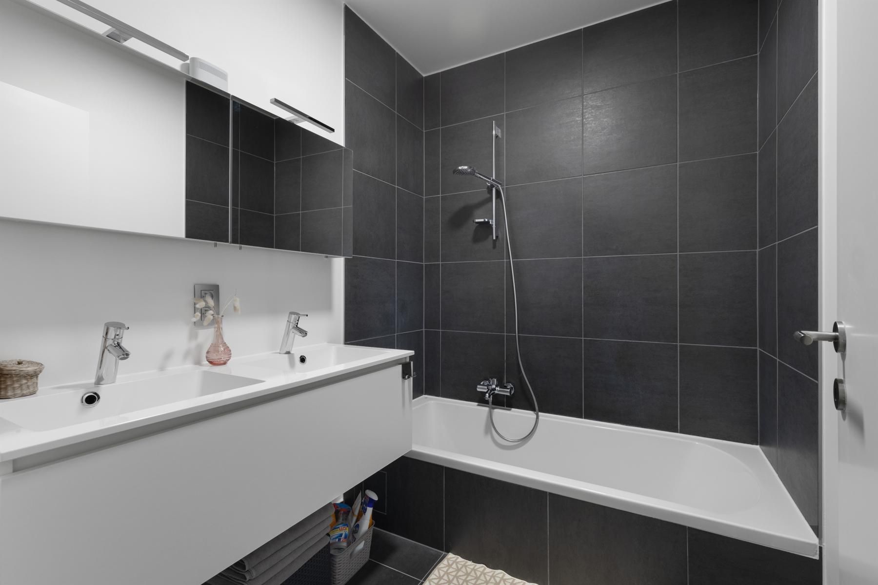 Appartement met twee slaapkamers aan het station van Aalter foto 8