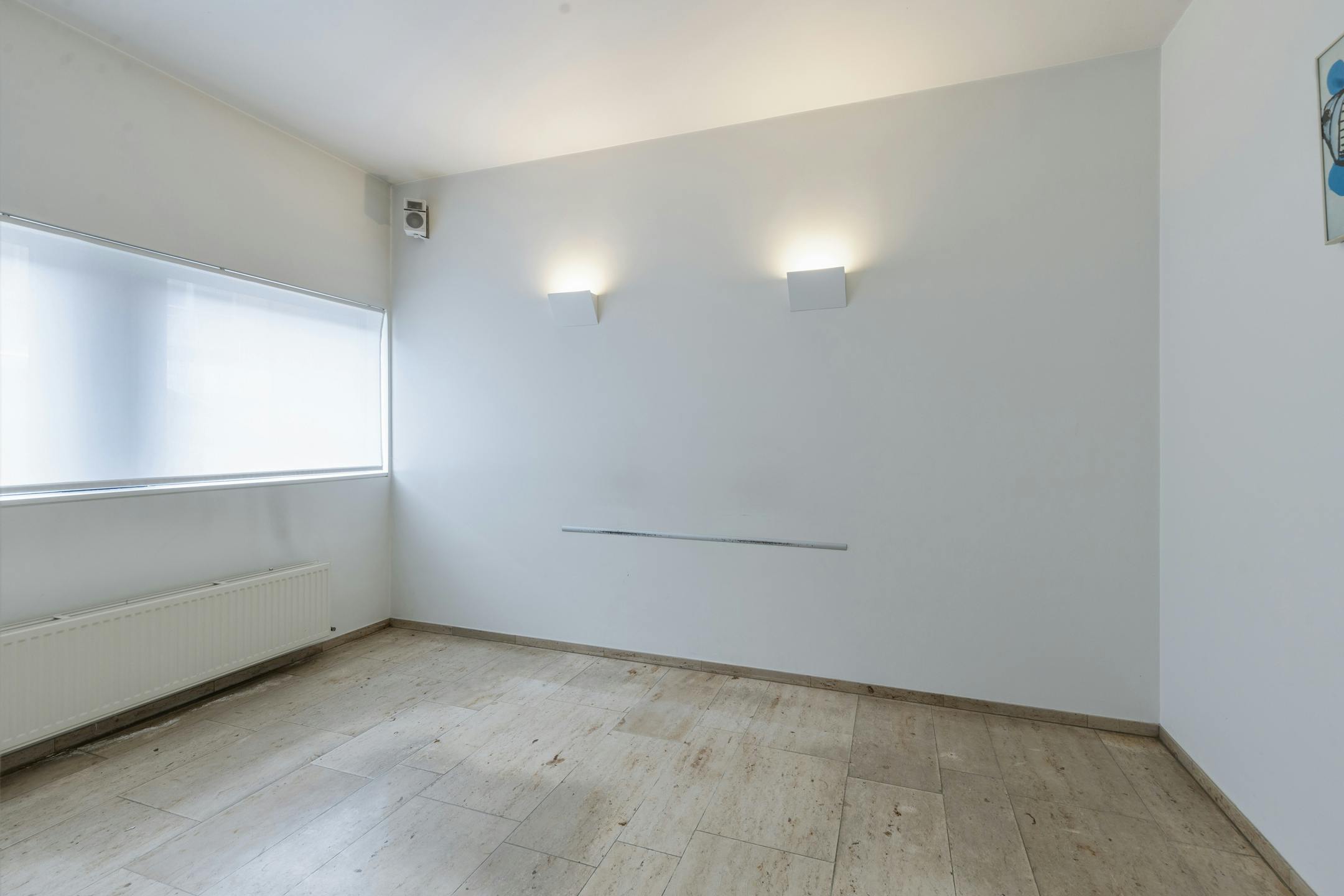 Half open woning / praktijk met leuke tuin te Bissegem foto 8