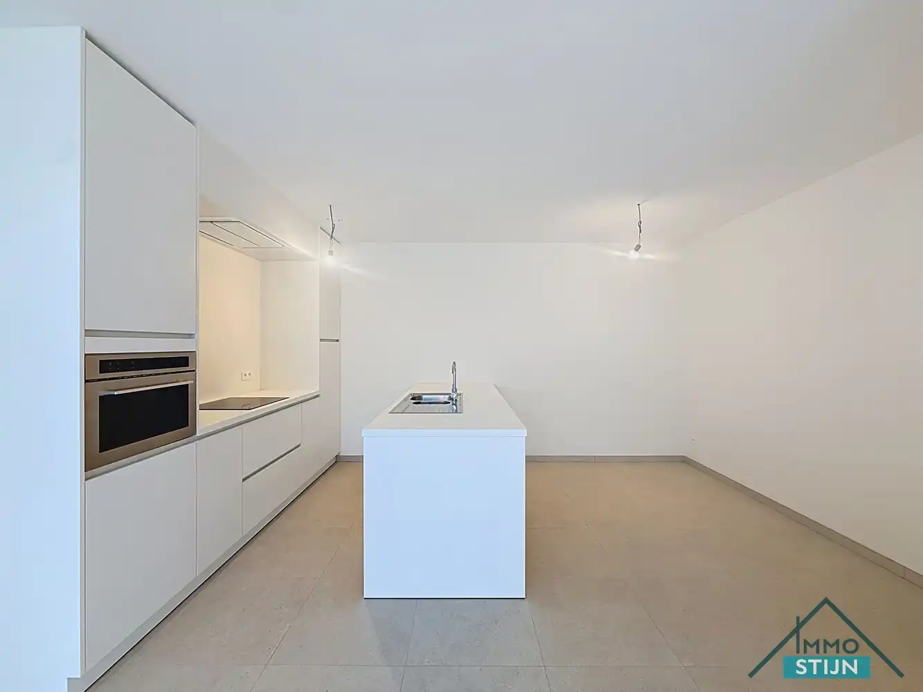 Goed gelegen appartement met parkeerplaats foto 4