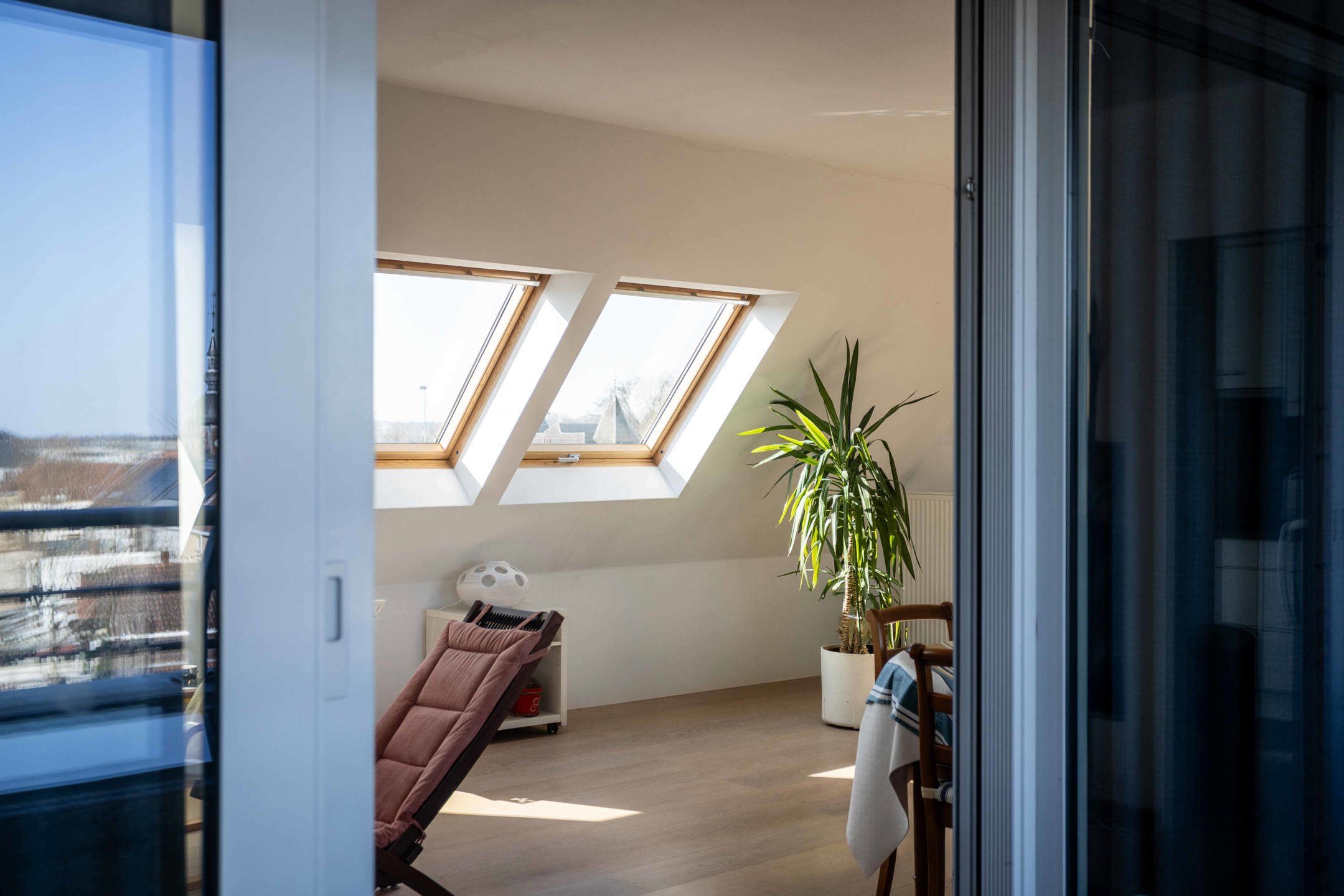 Ruim en lichtrijk 2-slpk appartement te koop met garagebox foto 16