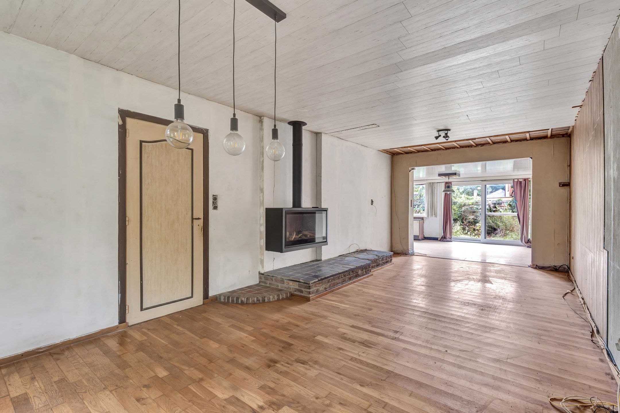Renovatiewoning met vernieuwd dak en ramen in Lochristi foto 3