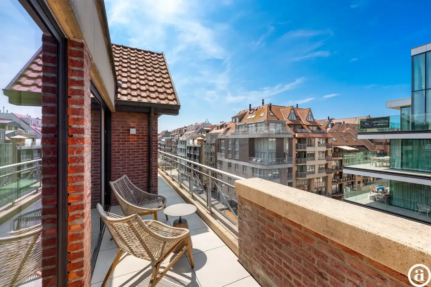 Prachtig gerenoveerd duplex hoekappartement nabij de Lippenslaan foto 10