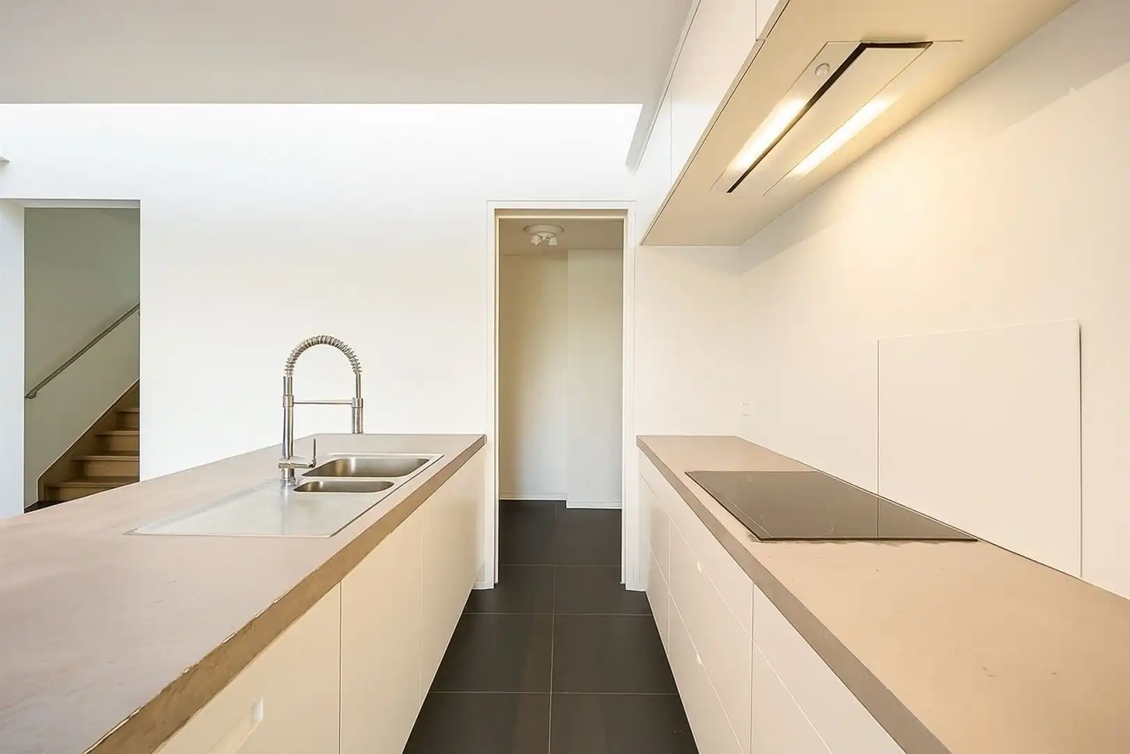 Recente & verrassende ruime woning met commercieel gelijkvloers foto 7