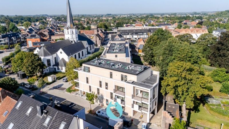 Green Square presenteert u 35 nieuwbouwappartementen en een winkelpand, letterlijk ónder de Kerktoren van Sleidinge. foto 3