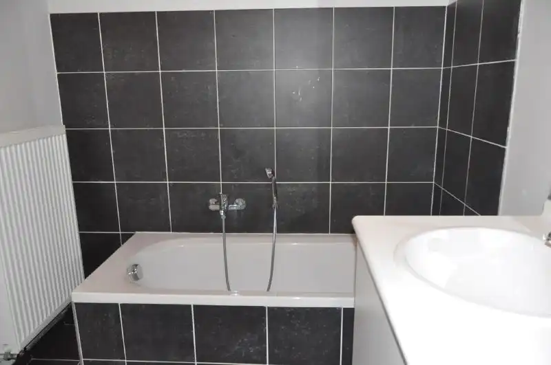 Recent energiezuinig appartement met 2 slaapkamers en garage. foto 9