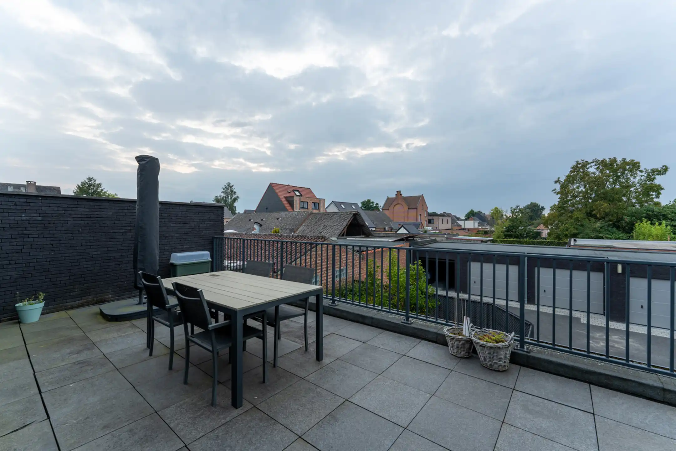 App met 2 slpk en garage foto 7