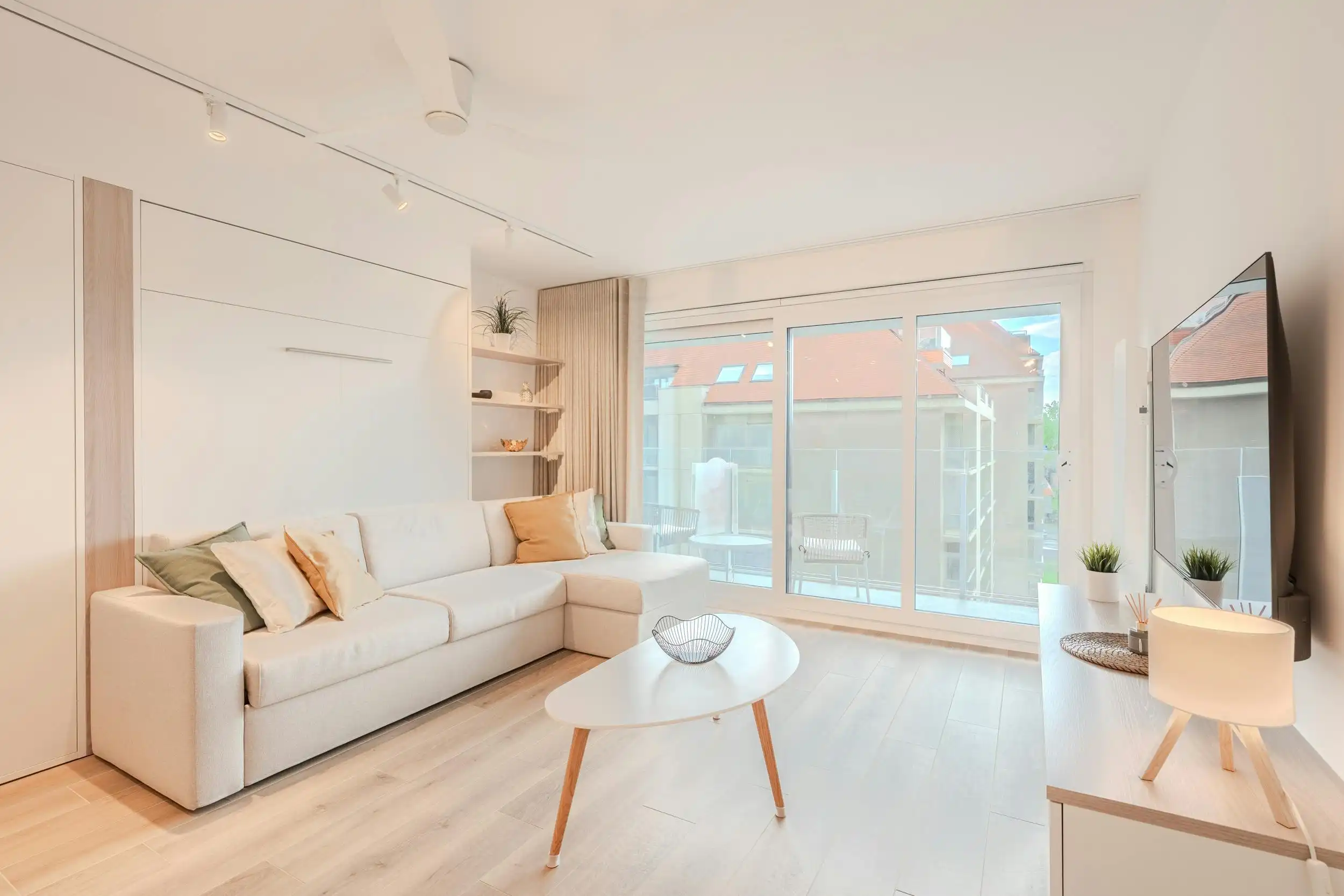 Exclusief gerenoveerde studio met zuidgericht terras foto 9