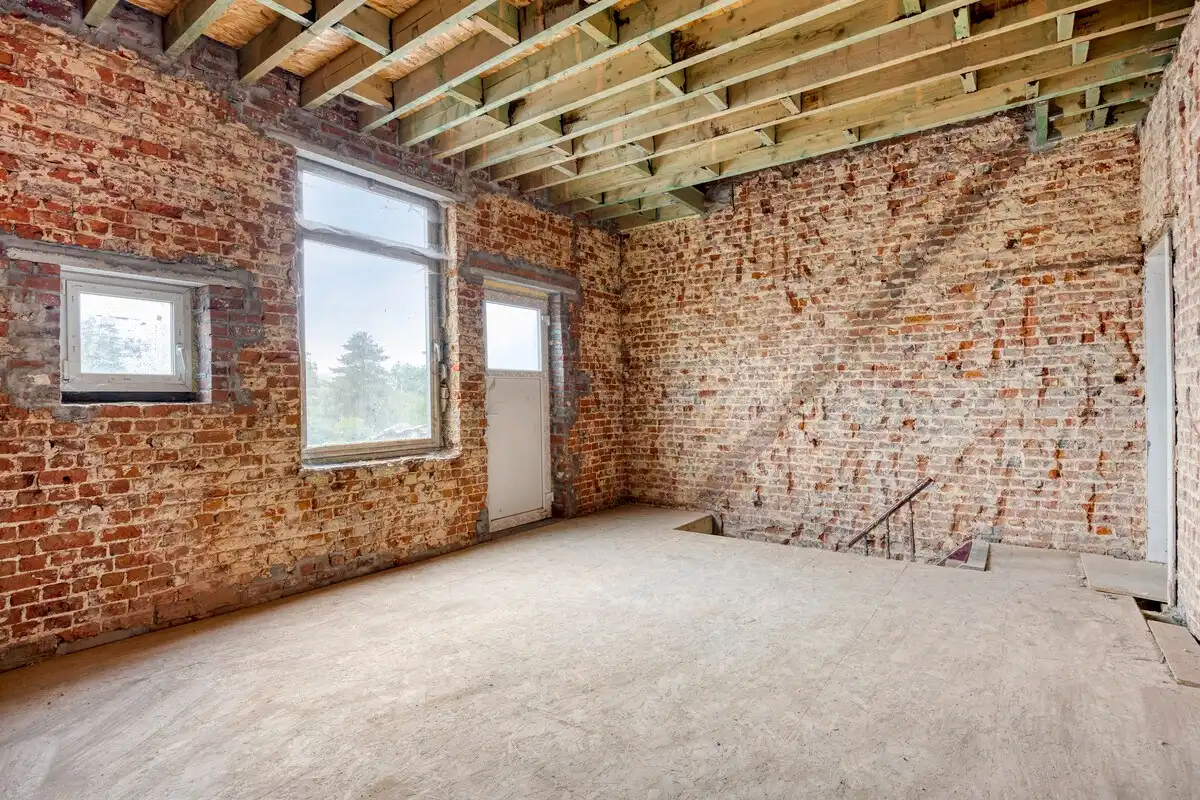 OPTIE        Te renoveren stadswoning foto 13