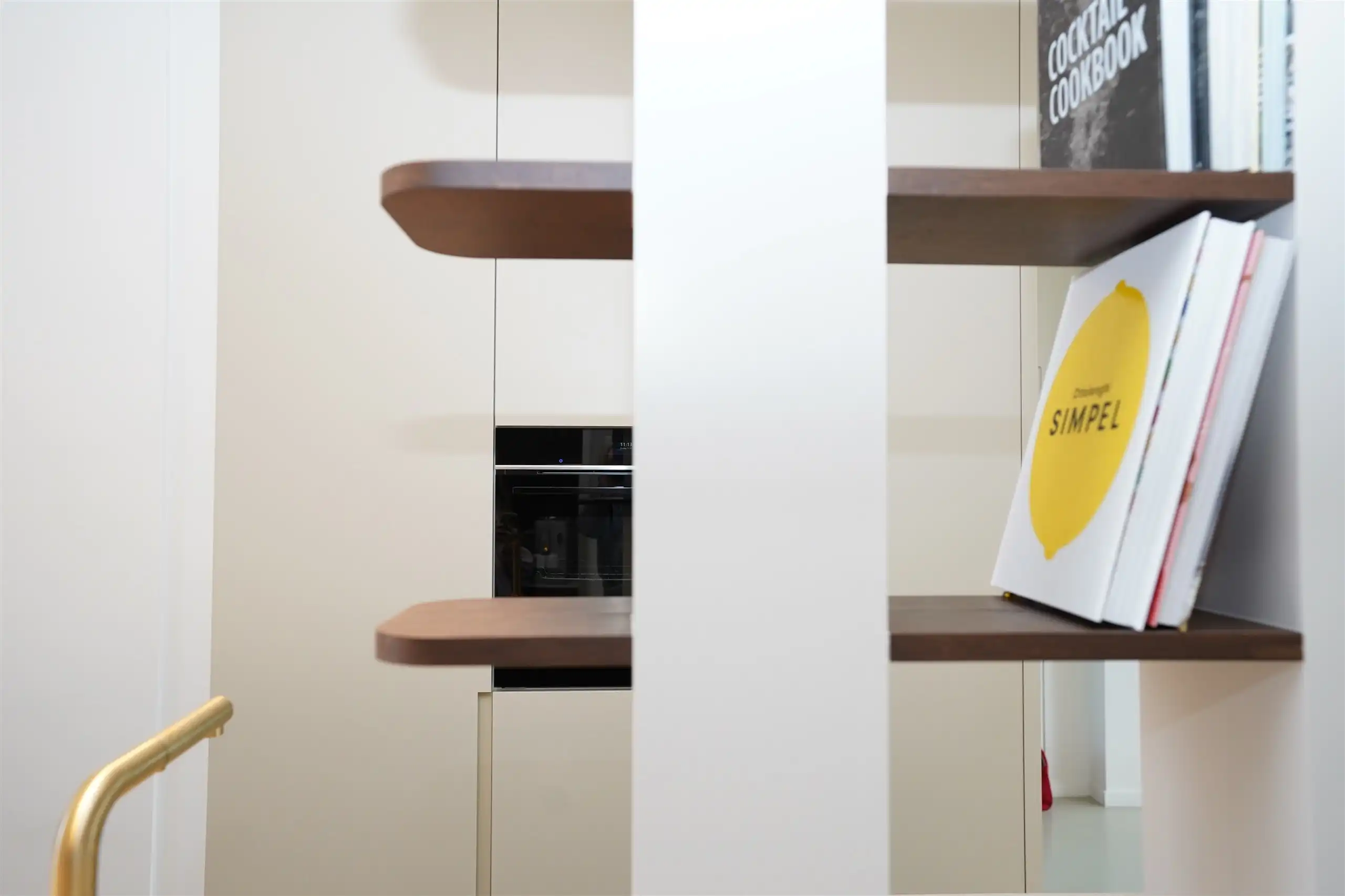 Architecturaal pareltje met uitzicht op de boomkruinen foto 19