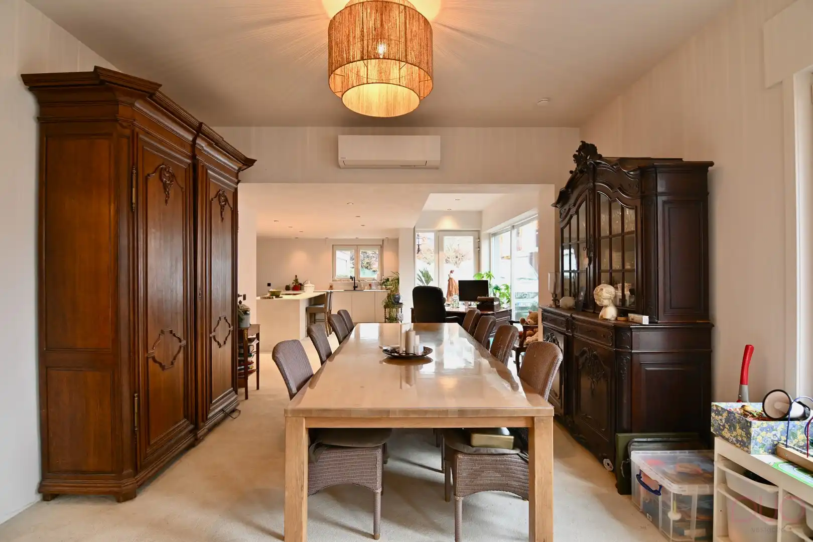 Instapklare woning in hartje Sint-Truiden met dubbele garage en stadstuin foto 3