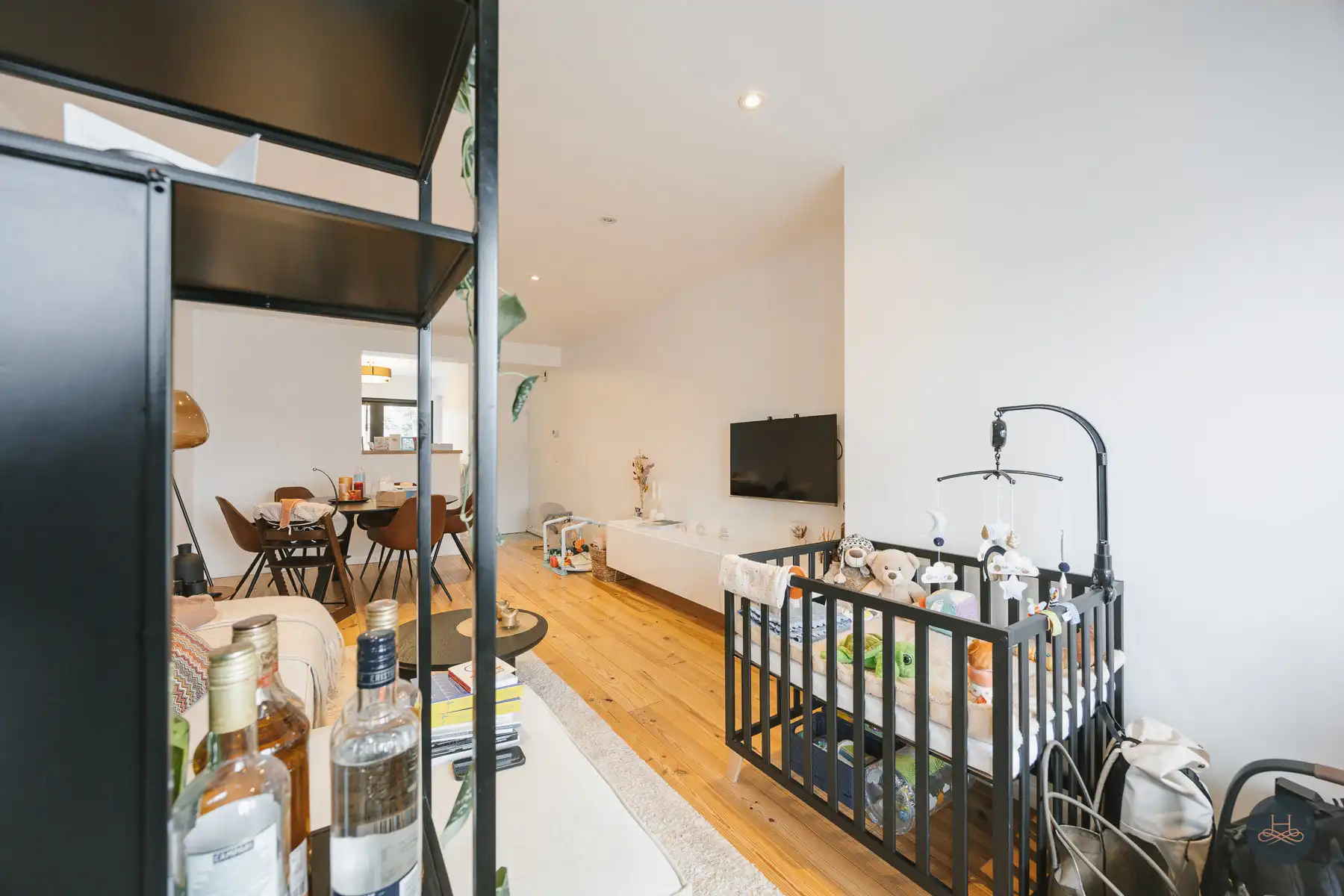 Gerenoveerde en energiezuinige woning met tuin en terrassen foto 4