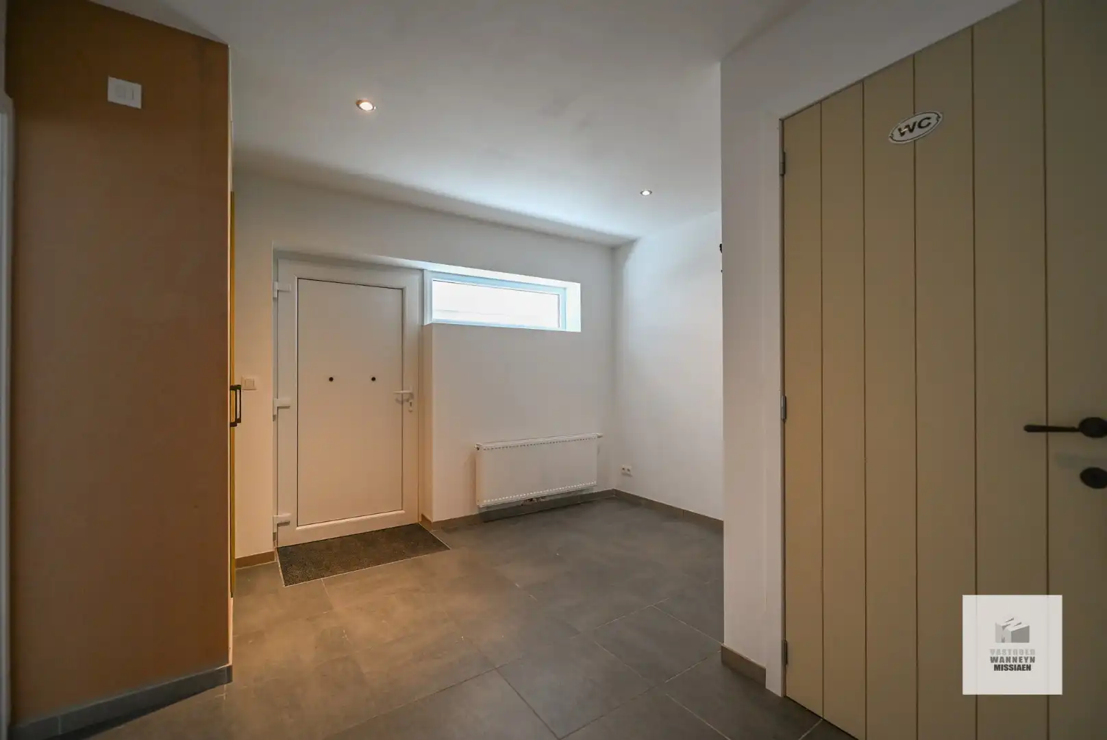 Instapklare woning met 3 slaapkamers en ruime berging/garage in centrum Wingene  foto 2