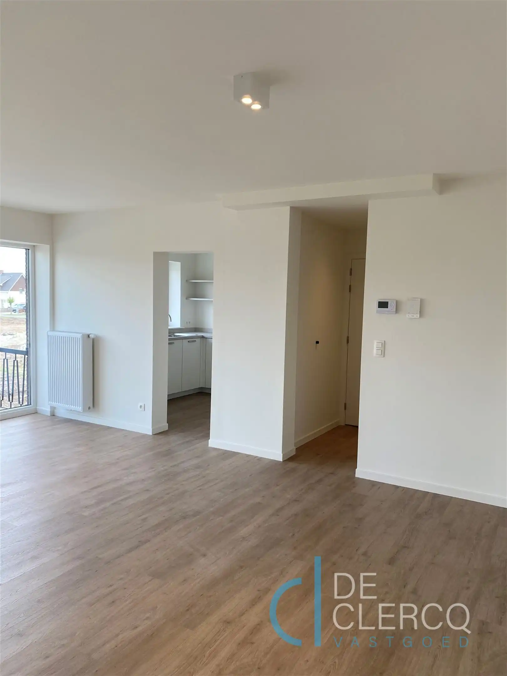 Modern gerenoveerd appartement te huur centrum Zelzate!  foto 4