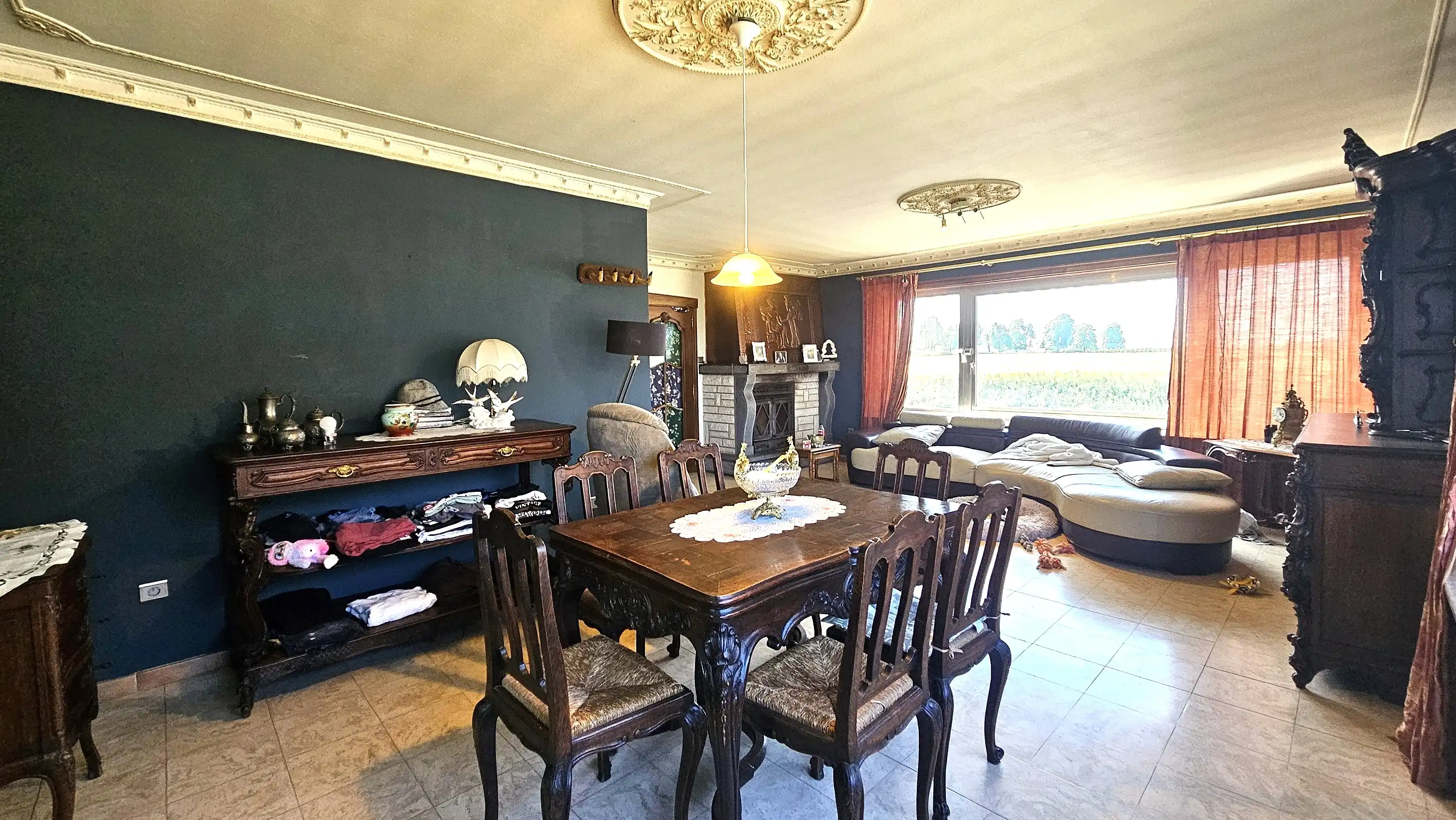 Ruime karaktervolle woning met 5 slaapkamers foto 3