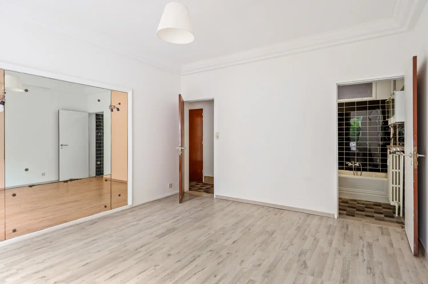 Ruim gelijkvloers appartement met 3 slaapkamers, tuin en garage! foto 11