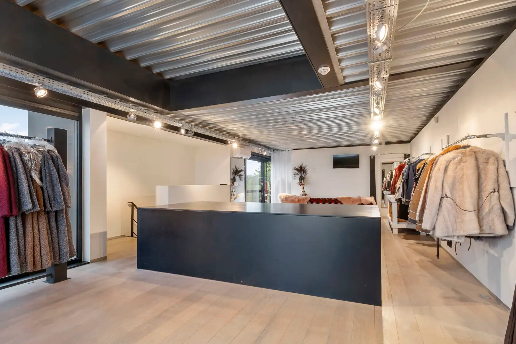 Hedendaagse woning met handelsruimte te Torhout foto 21