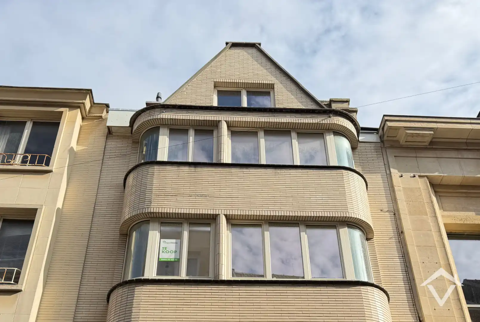 Instapklaar appartement met 2 slaapkamers in hartje Oostende foto {{pictureIndex}}