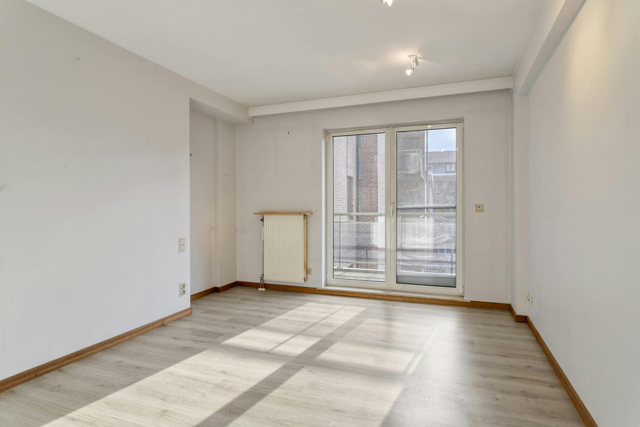 Instapklaar energiezuinig appartement met 2 slaapkamers in hartje Roeselare foto 6