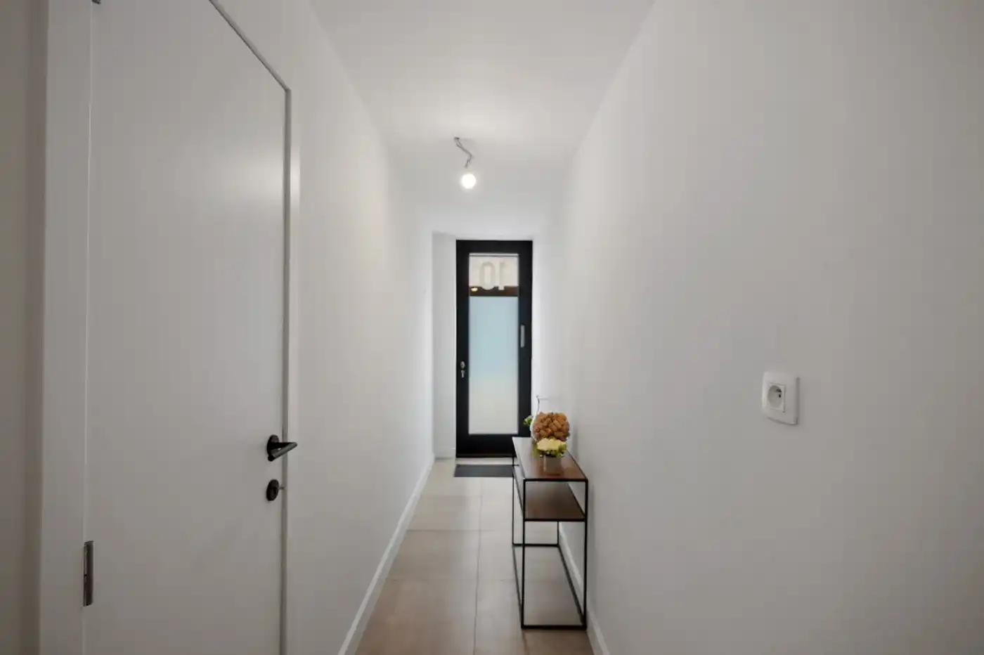 Uiterst mooie rijwoning met 3 grote slpks en garage te Tienen foto 4