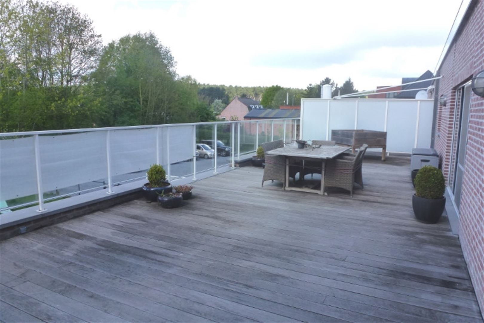 Royaal appartement met 2 slpk, magnifiek groot terras en 2 autostaanplaatsen foto 3
