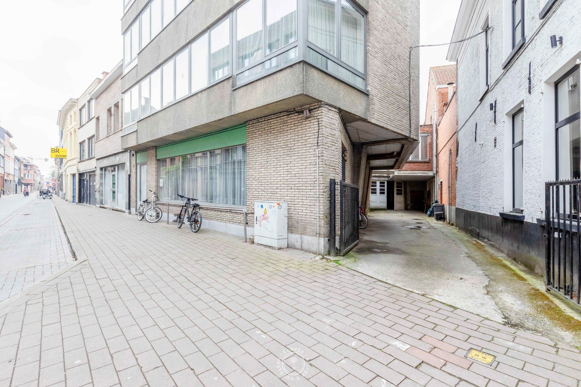 Statig herenhuis met karaktervolle elementen en polyvalent bijgebouw op royaal perceel foto 30