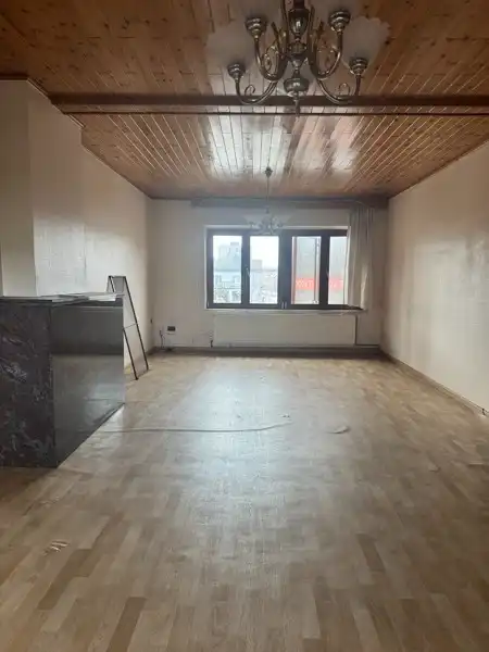 Handelspand met woonst op een strategische ligging. foto 18