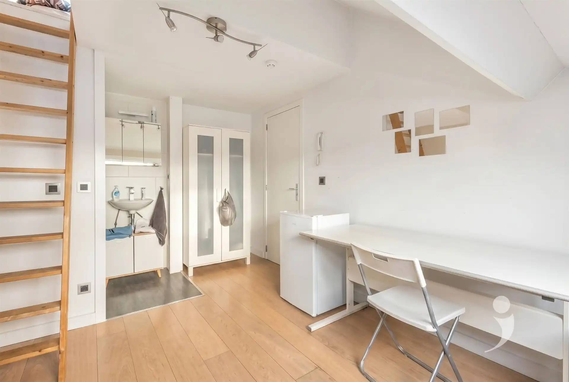 Opbrengsteigendom met handelspand, studio en 6 studentenkamers in Leuven foto 19