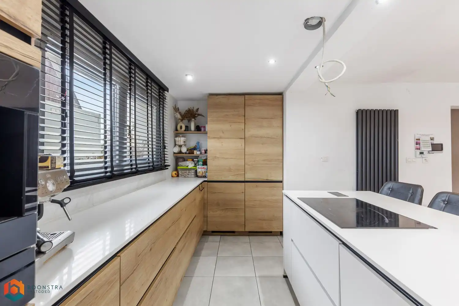 Woning met 4 slpkrs en garage op perceel van 1401 m² foto 10