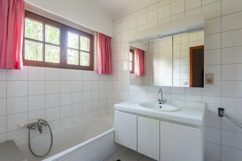 Villa op toplocatie, uiterst veel privacy in zeer rustige straat! foto 17