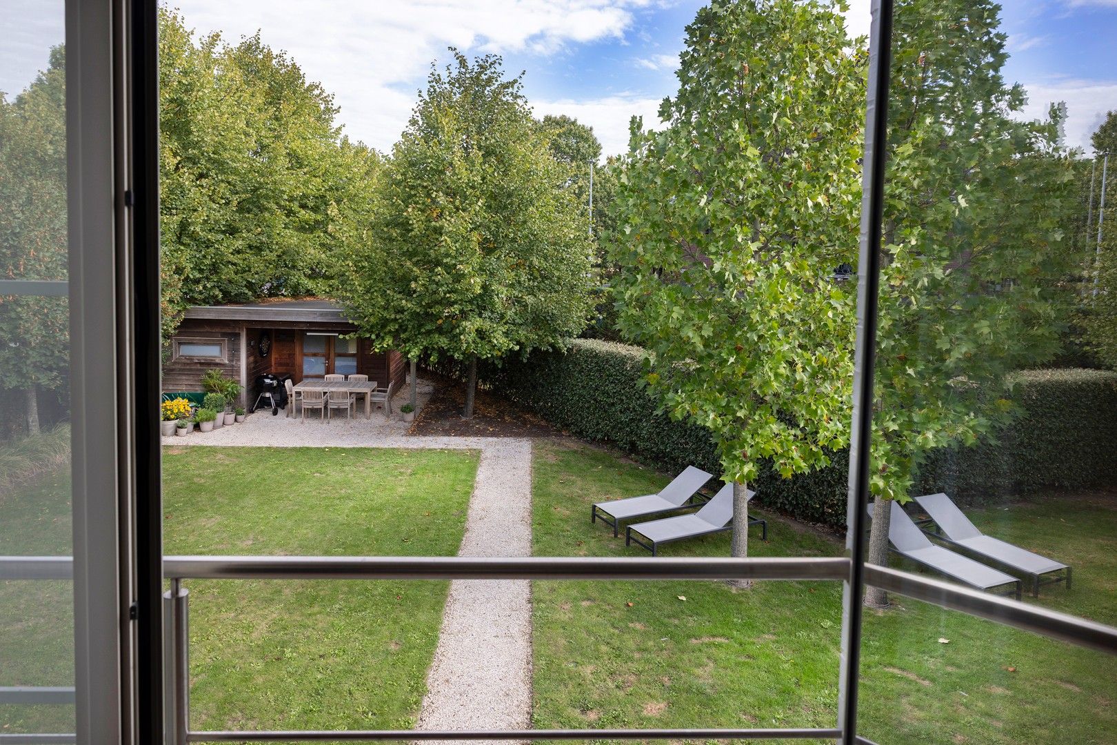 Alleenstaande woning met mogelijke praktijkruimte. foto 22