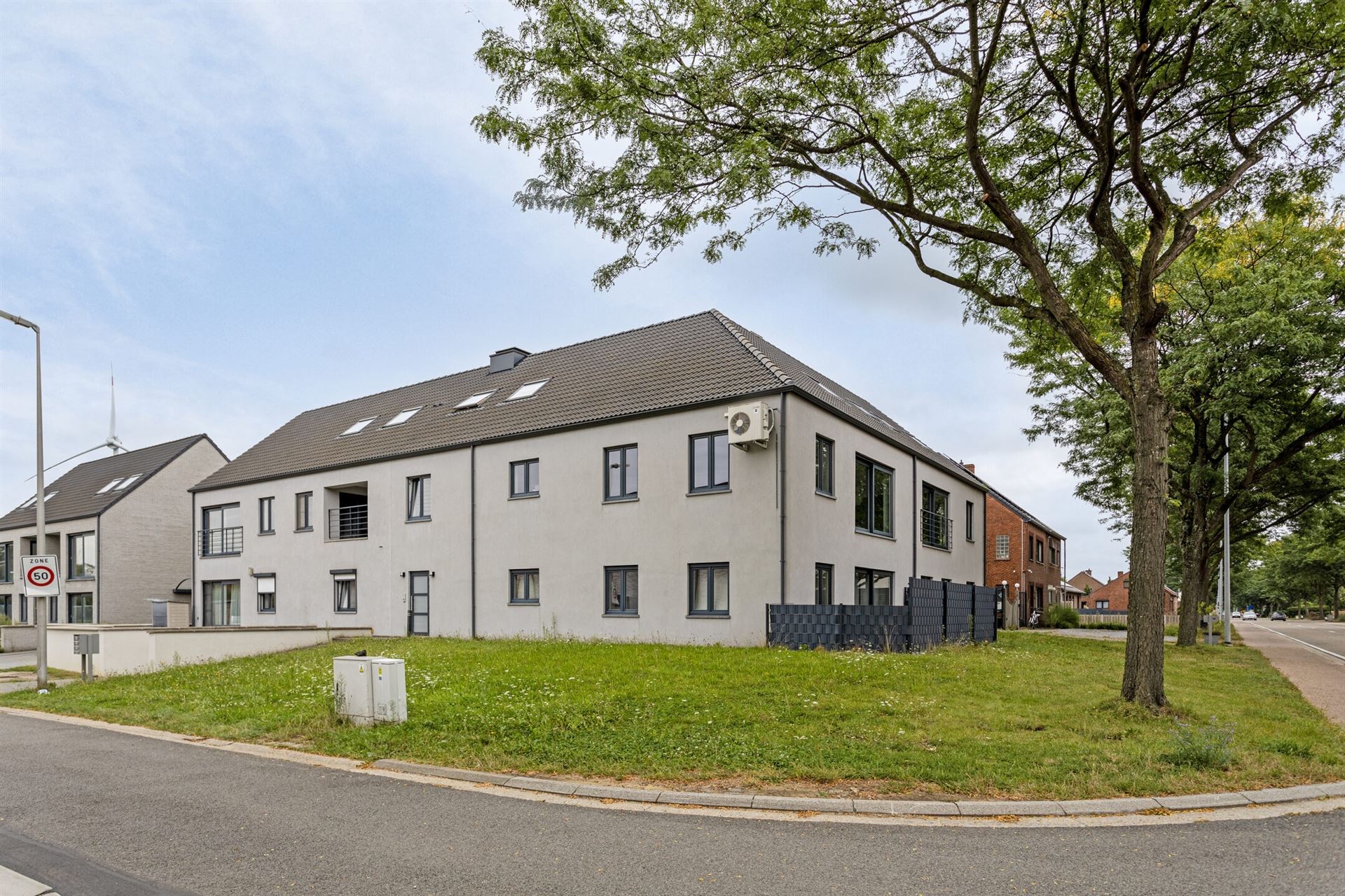 UItzonderlijk ruim duplex appartement van 164 m² foto 2