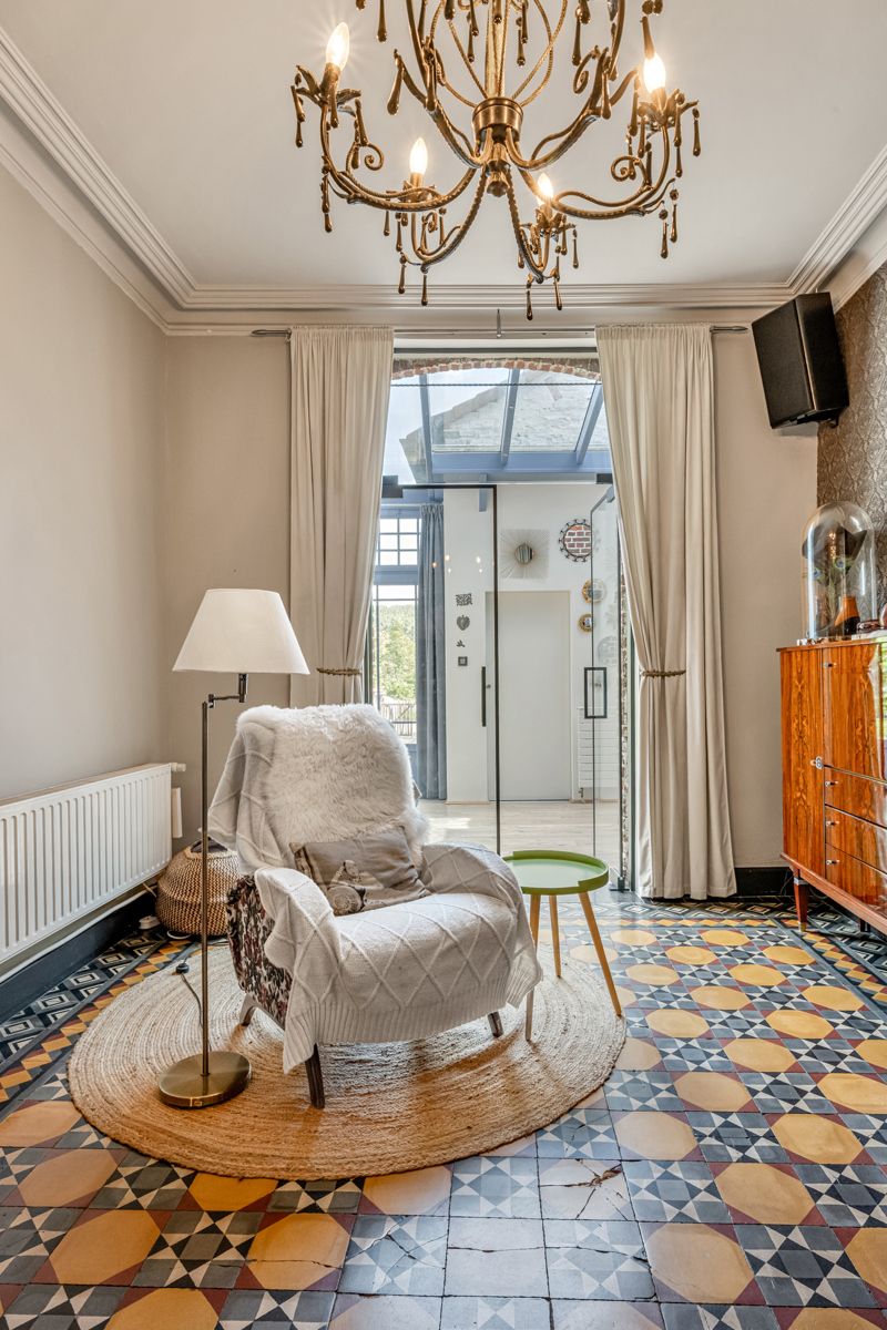 Karaktervolle woning te koop met 5 slaapkamers foto 4