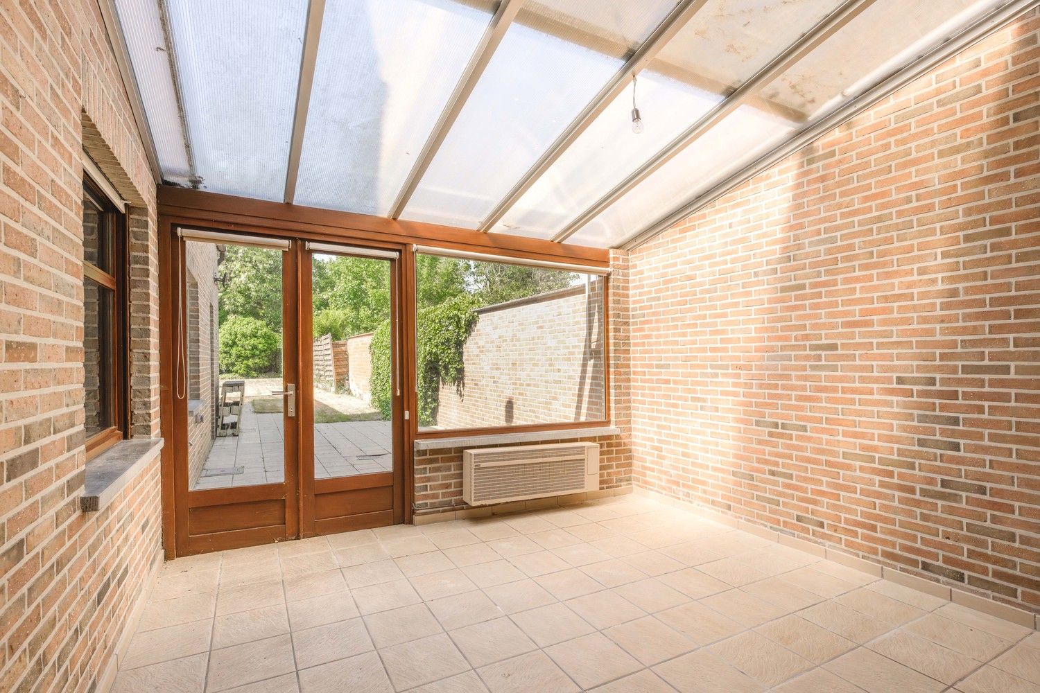 Halfopen woning met ruime tuin in centrum Ruiselede. foto 7