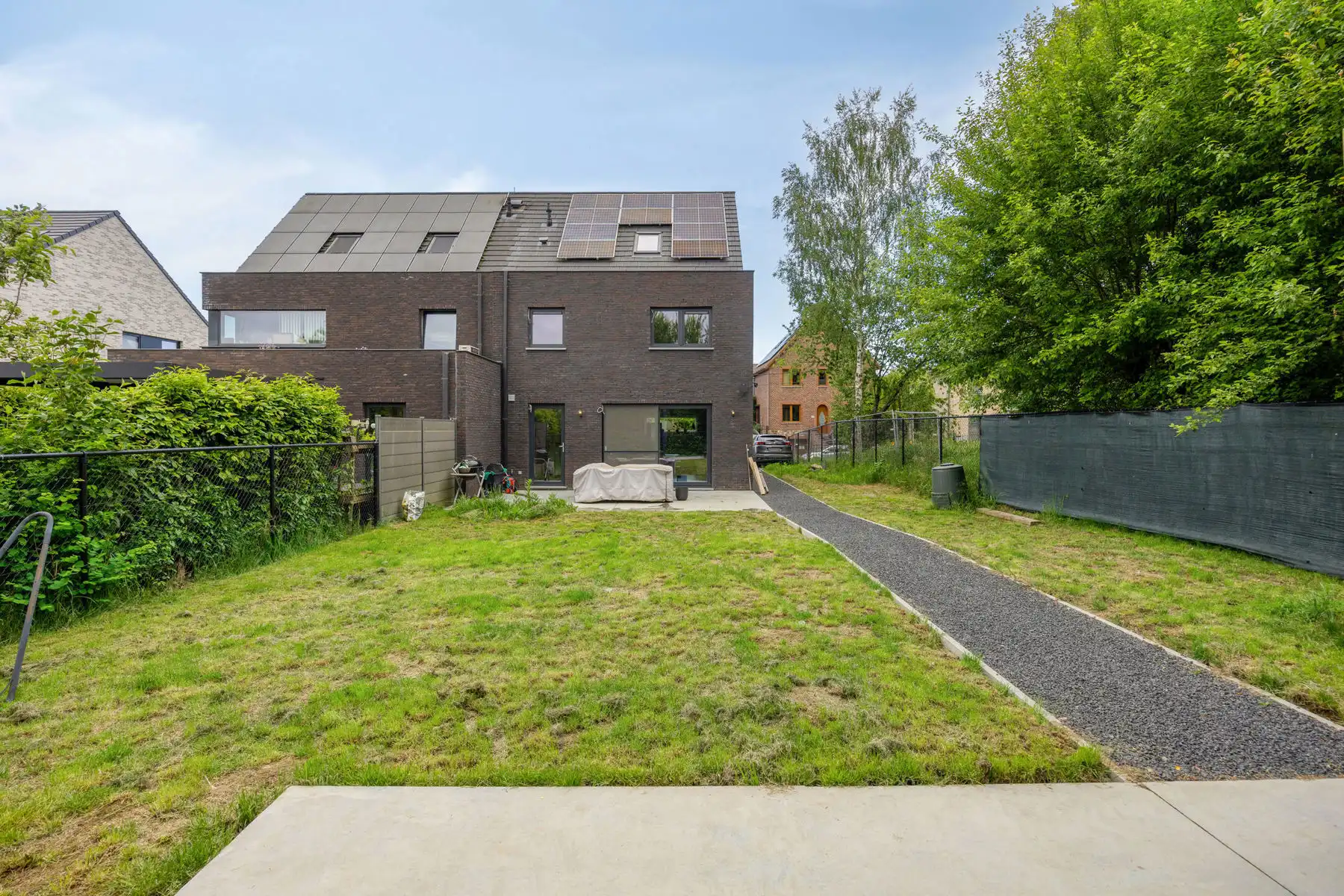 Recente en goed onderhouden woning met 3 slaapkamers foto 3