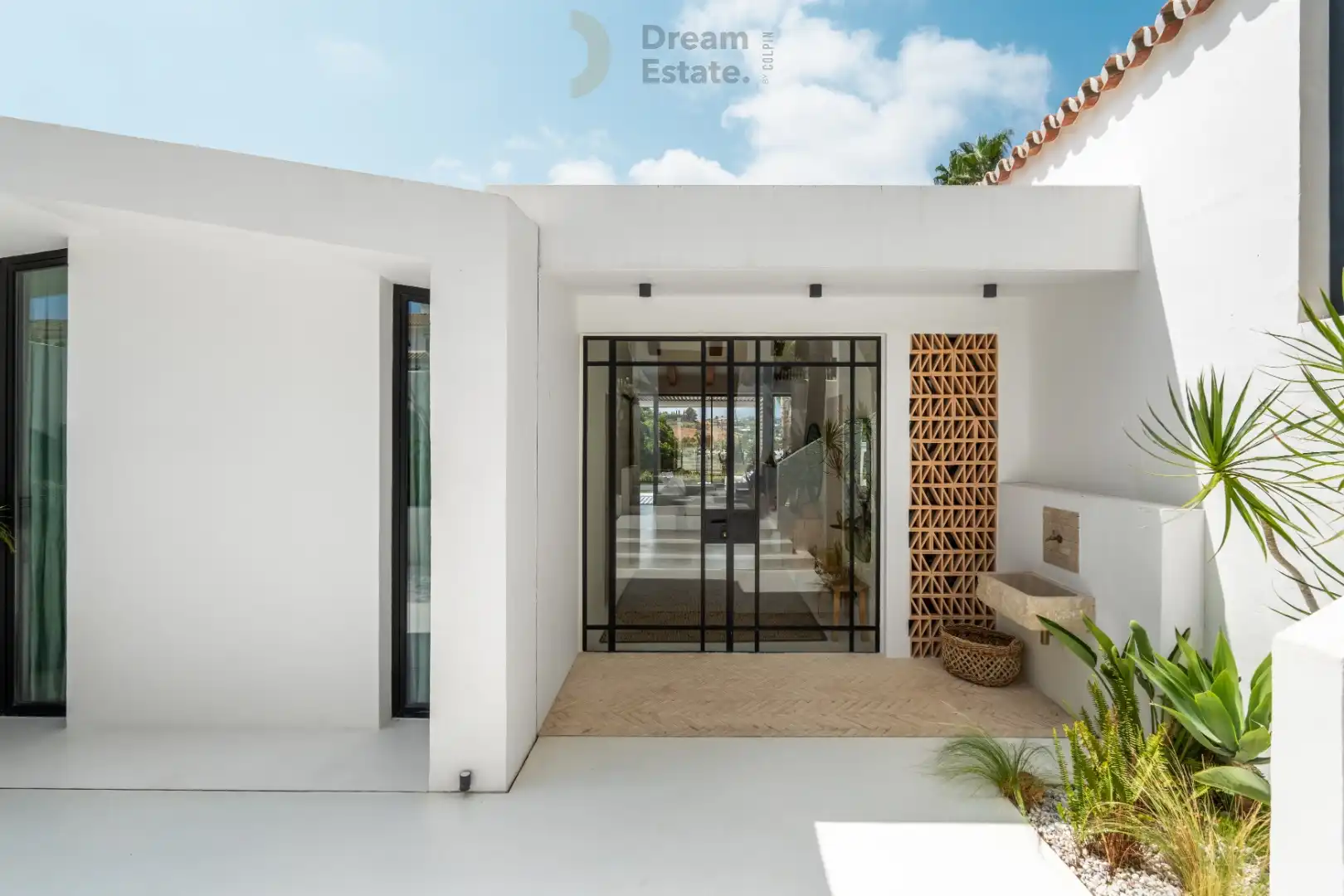 Unieke eerstelijns golfvilla in een exclusieve 'gated community' te Nueva Andalucia foto 17