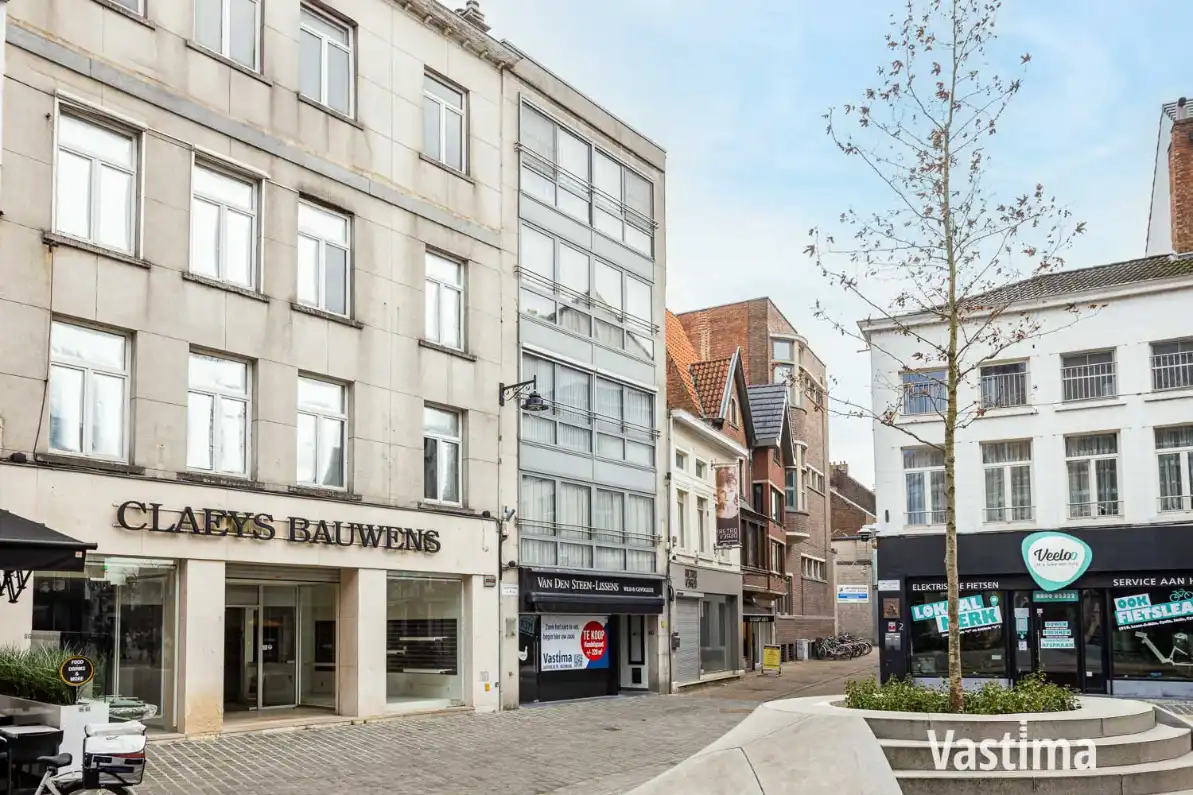 Handelszaak met ruime werk- en opslagplaats in Aalsterse winkelstraat foto 4