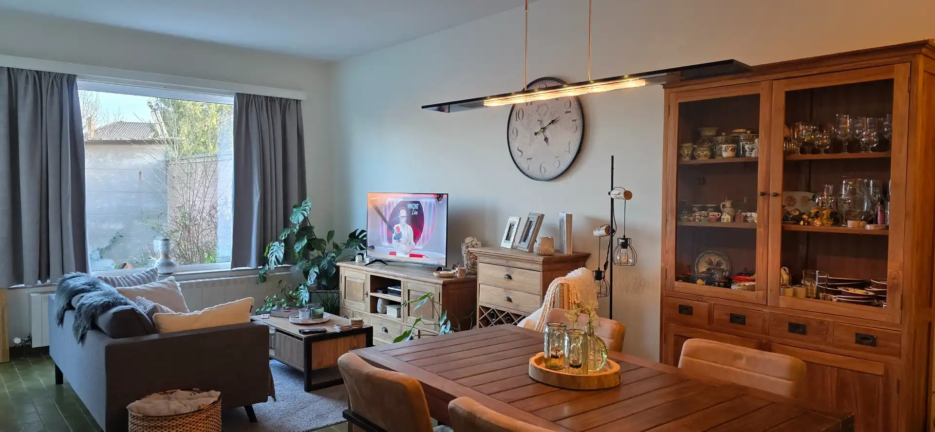 Gerenoveerd gelijkvloers 2-slaapkamerappartement met gezellig terras foto 5