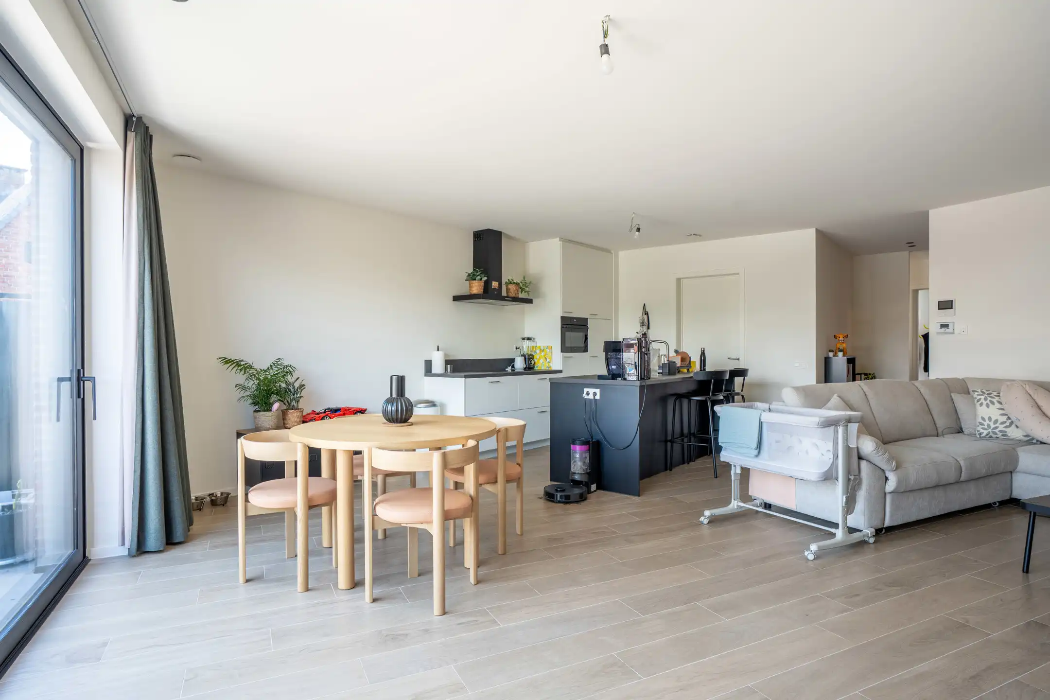 Knap en licht appartement op de 2e verd. met 2 terrassen foto 40
