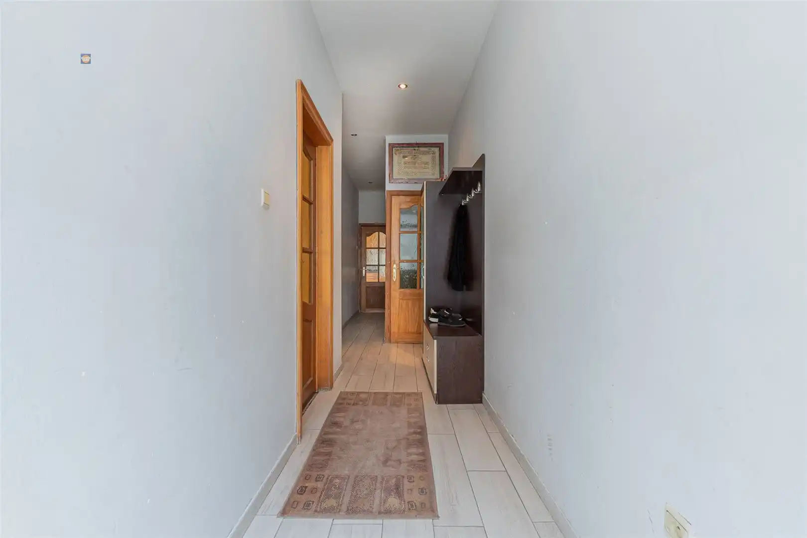 Volwaardige gezinswoning met 5 slaapkamers en 2 badkamers foto 2