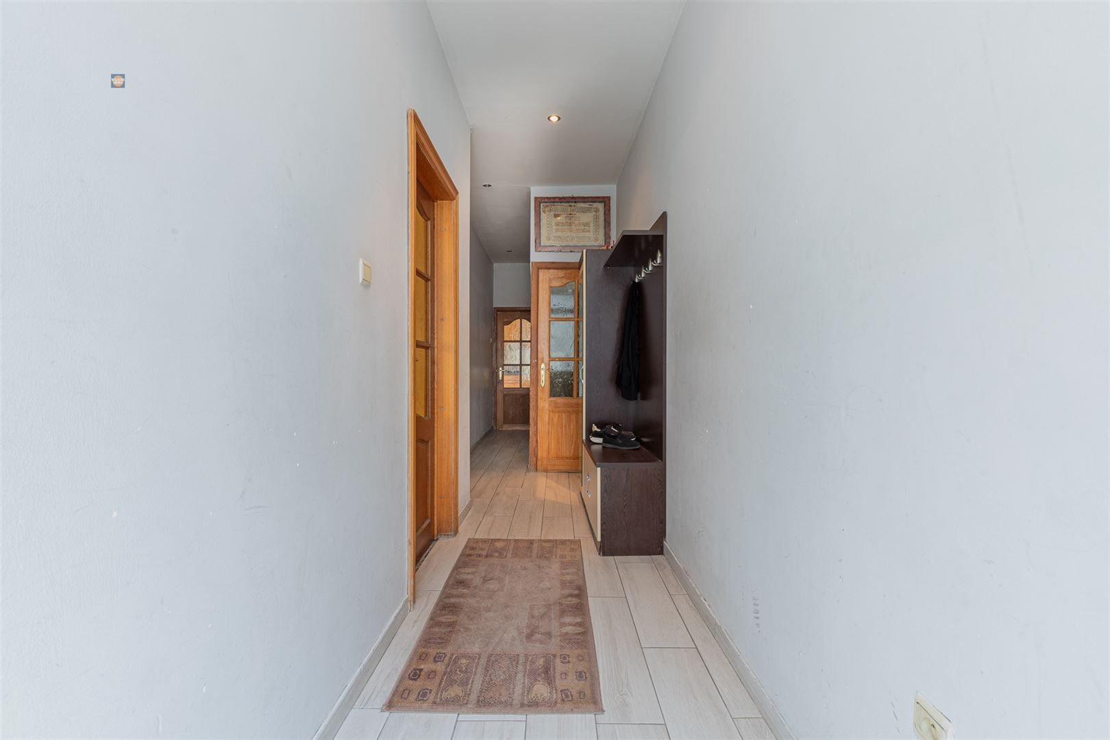 Volwaardige gezinswoning met 5 slaapkamers en 2 badkamers foto 2