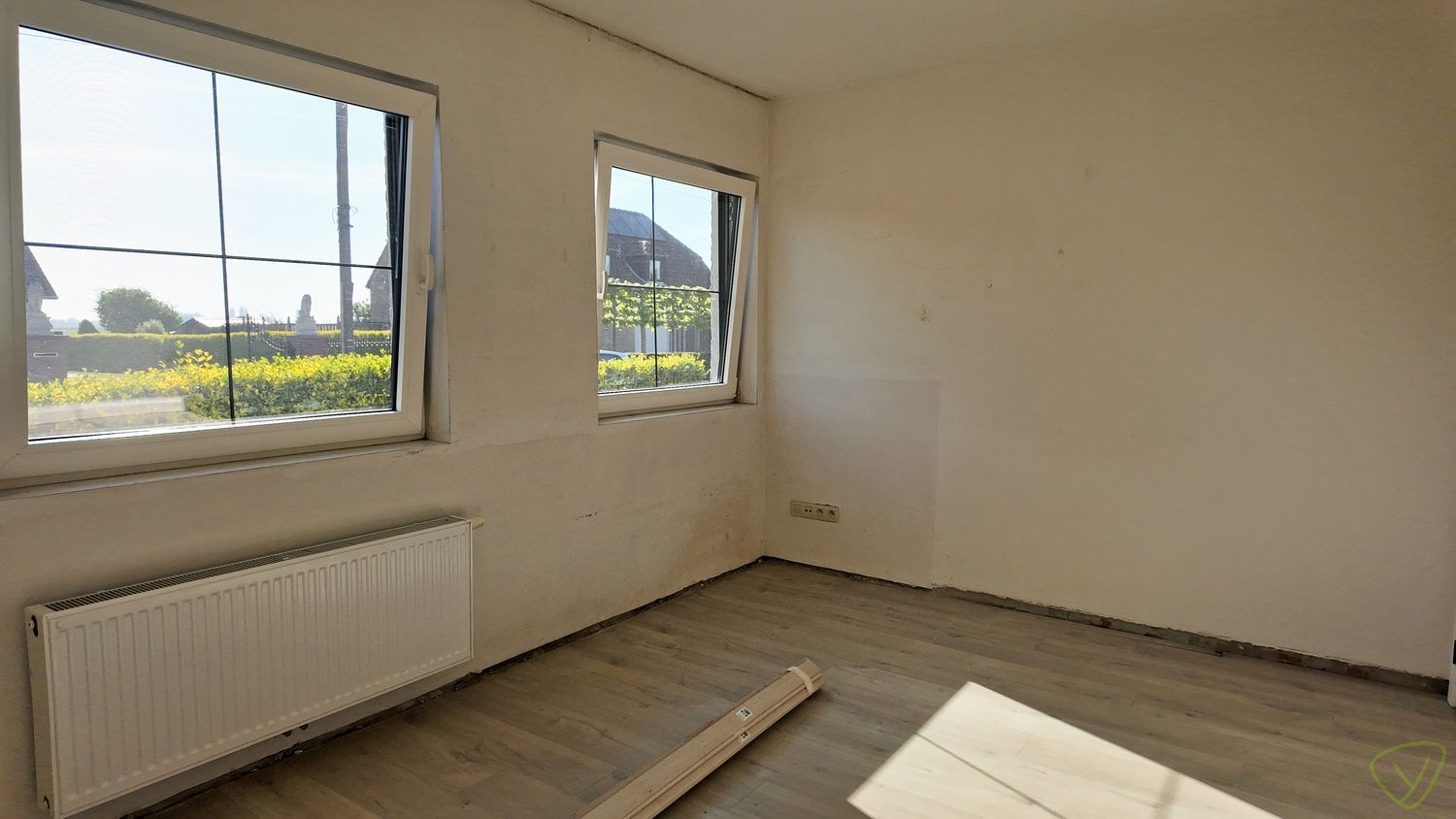 Gerenoveerde open bebouwing met 3 slaapkamers, zuidgerichte tuin en dubbele staanplaats! foto 10
