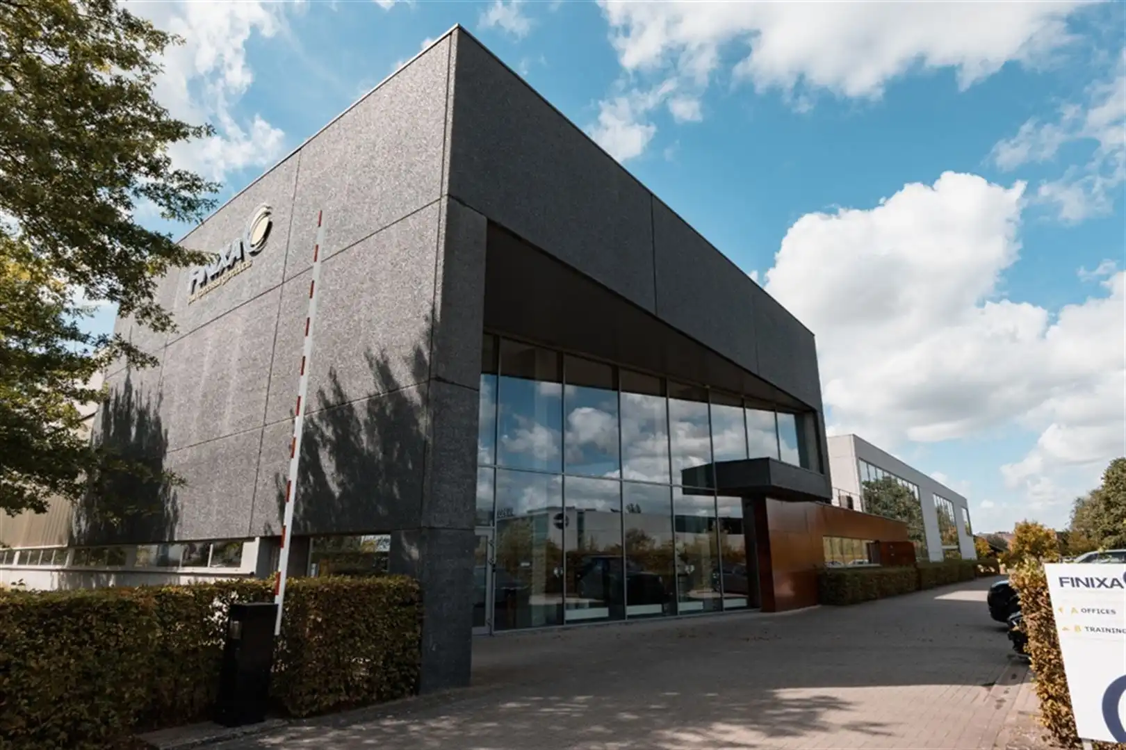 Polyvalent bedrijfsgebouw foto 6