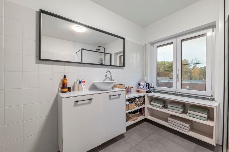 INSTAPKLARE GEZINSWONING MET 4 SLAAPKAMERS EN ZONNIGE TUIN OP TOPLOCATIE foto 22