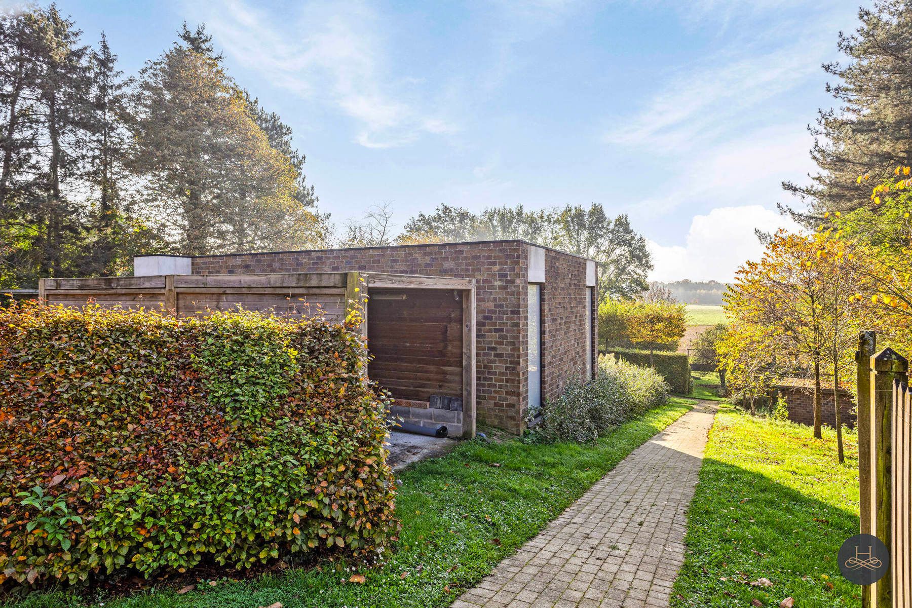 Authentieke architectenwoning gelegen midden in het groen foto 50