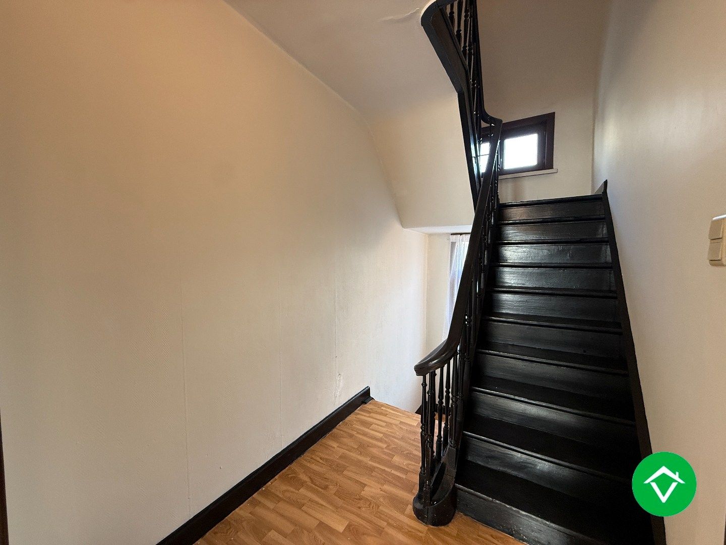 Woning met 3 slaapkamers en koer te centrum Roeselare foto 11