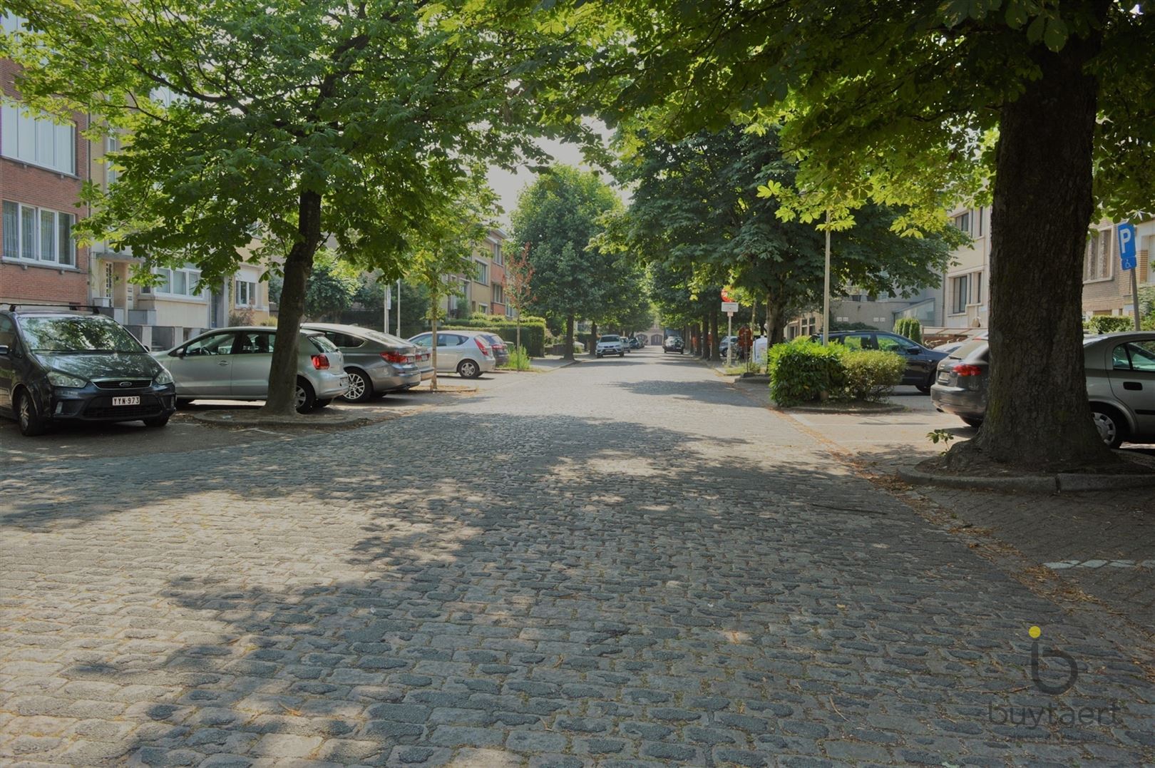 Karaktervolle art deco woning met vier slaapkamers en tuin midden in het welgekende "Pullhof" te Berchem. foto 31