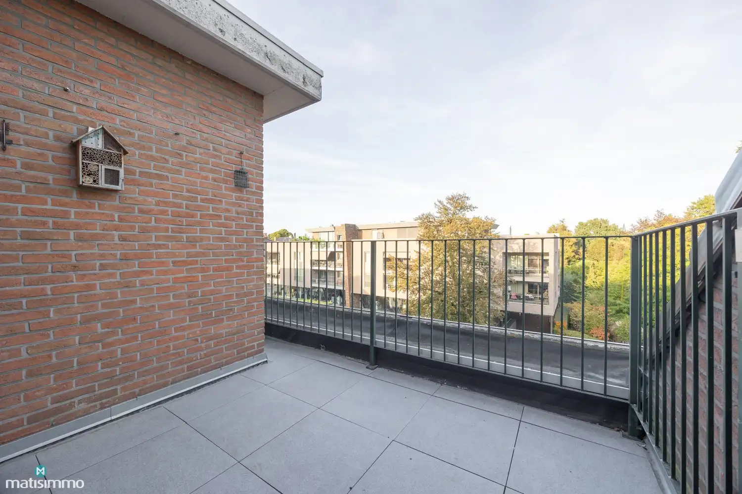 VERZORGD APPARTEMENT MET 2 SLAAPKAMERS, TERRAS EN AUTOSTAANPLAATS NABIJ HET CENTRUM VAN BILZEN foto 18