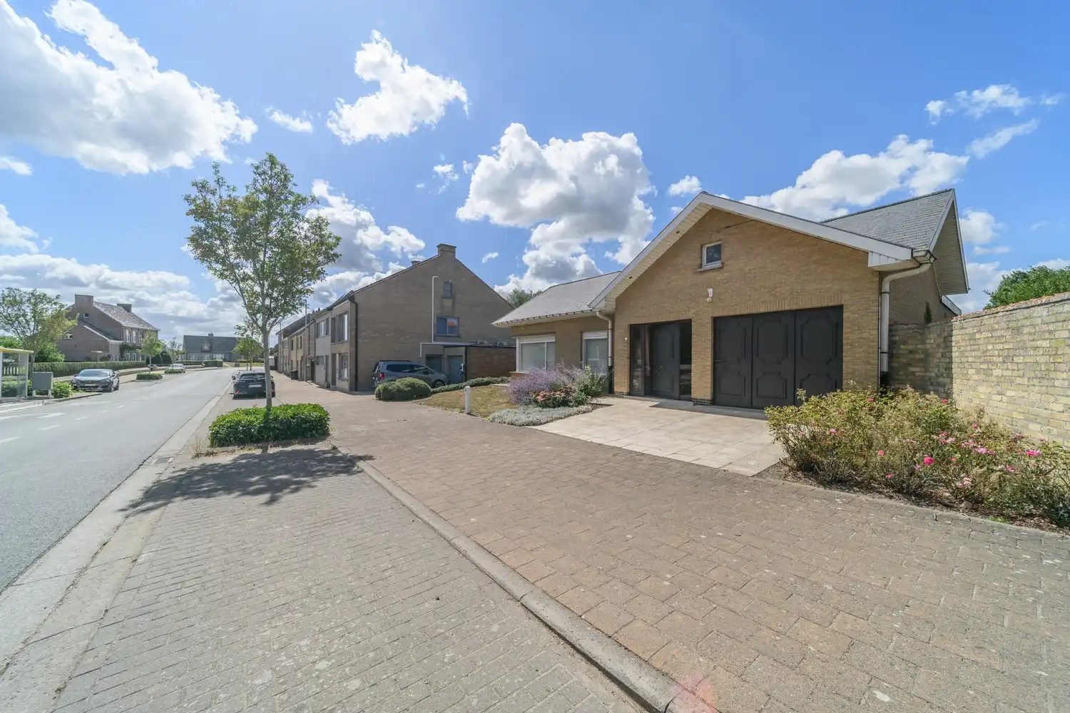 BEVEREN AAN DE IJZER: Zeer degelijke villa-bungalow met alle leefruimtes op het gelijkvloers, ruime garage en tuin op 772m² totale grondopp. foto 24