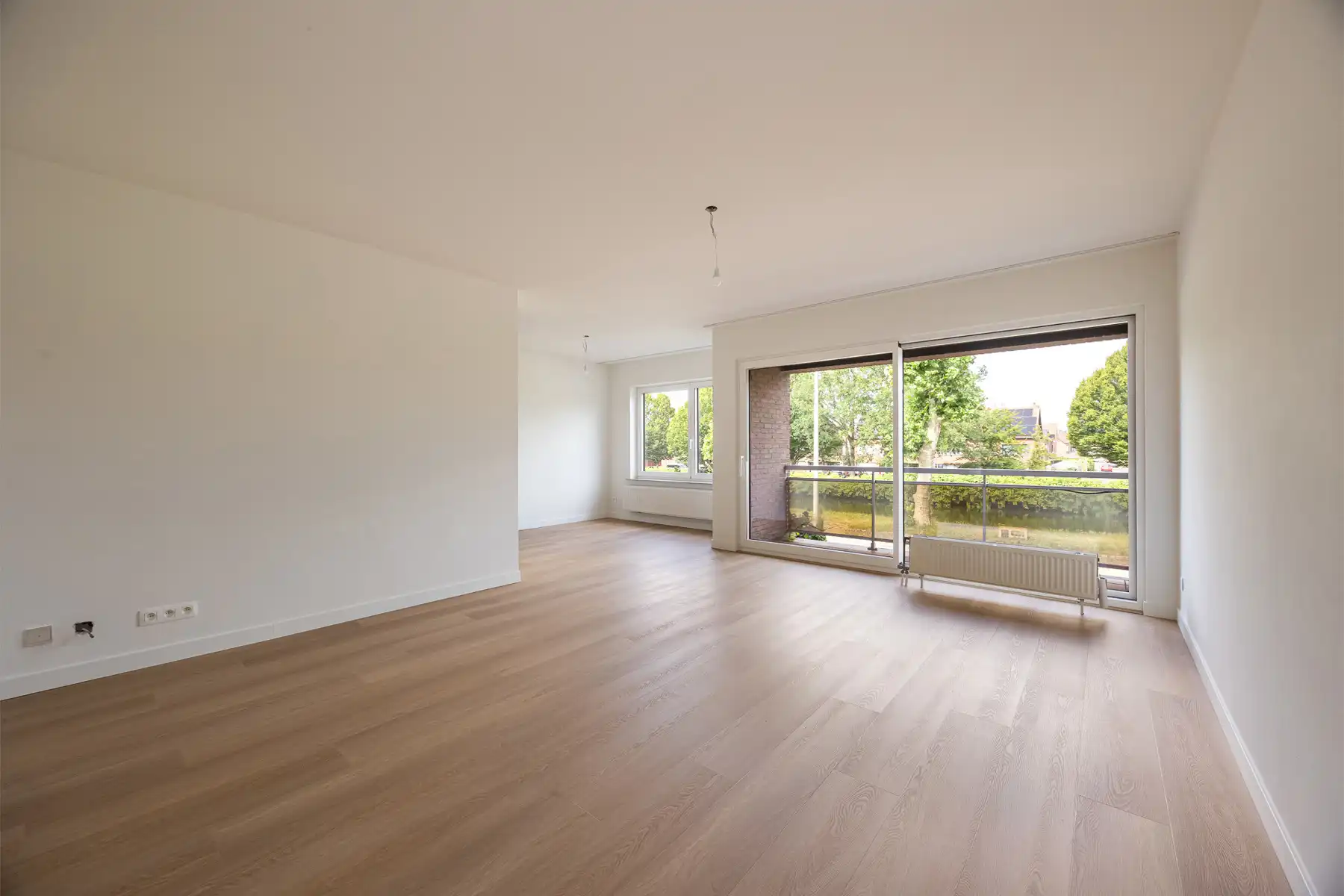 Gezellig 2slp-appartement aan de vaart in Schoten foto 3